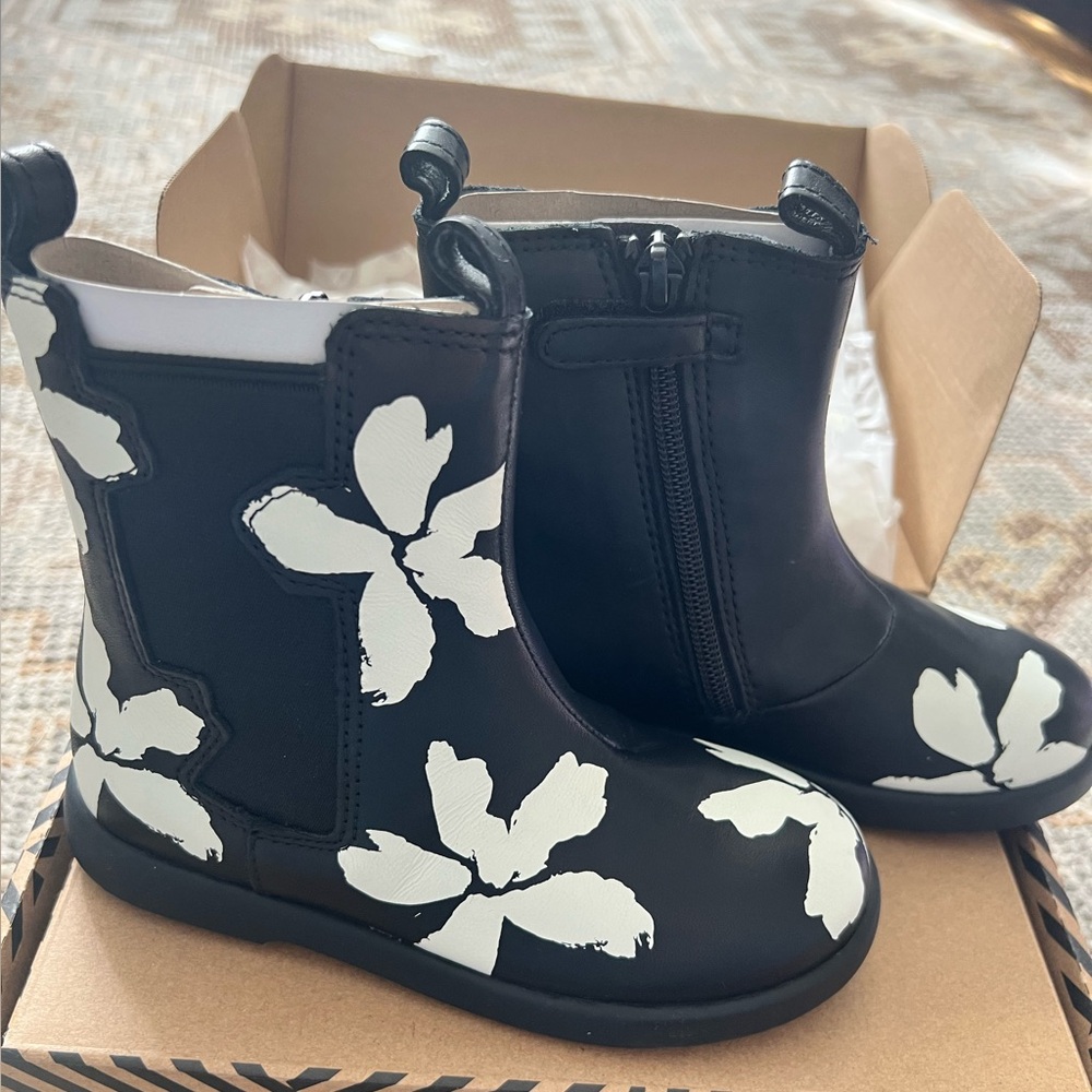 SOLD Camper Black and White Floral Kids Boots
